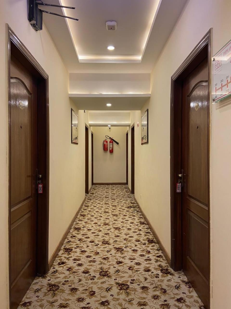 Hotel Diplomat Исламабад Экстерьер фото