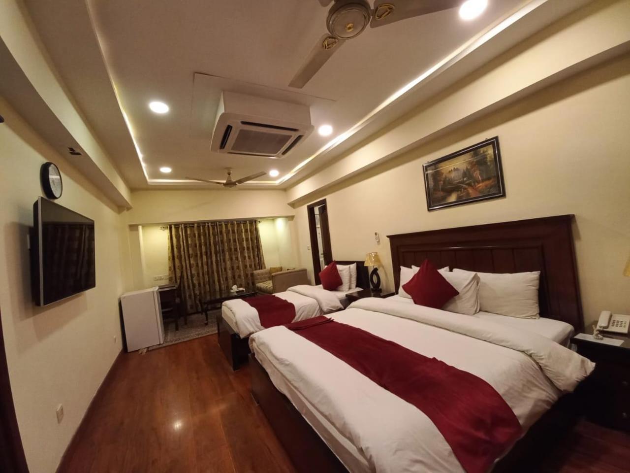 Hotel Diplomat Исламабад Экстерьер фото
