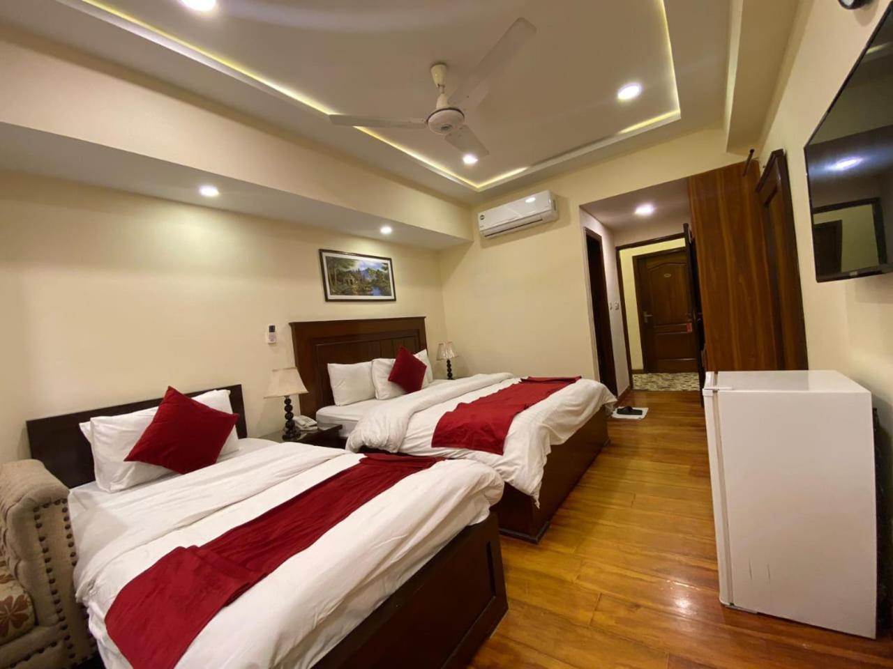 Hotel Diplomat Исламабад Экстерьер фото
