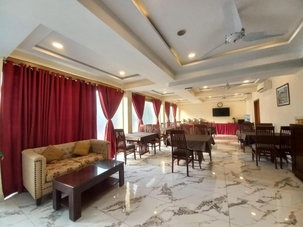 Hotel Diplomat Исламабад Экстерьер фото