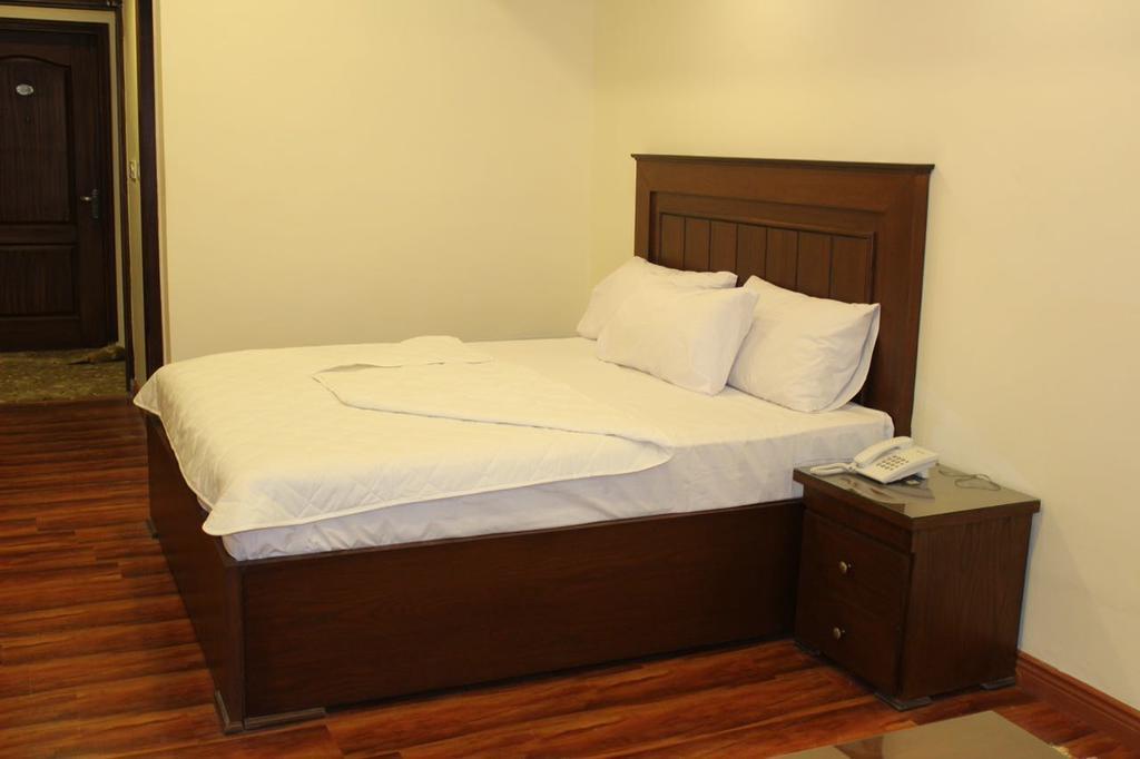 Hotel Diplomat Исламабад Экстерьер фото