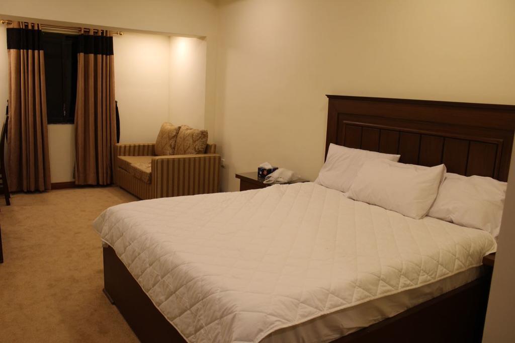 Hotel Diplomat Исламабад Экстерьер фото