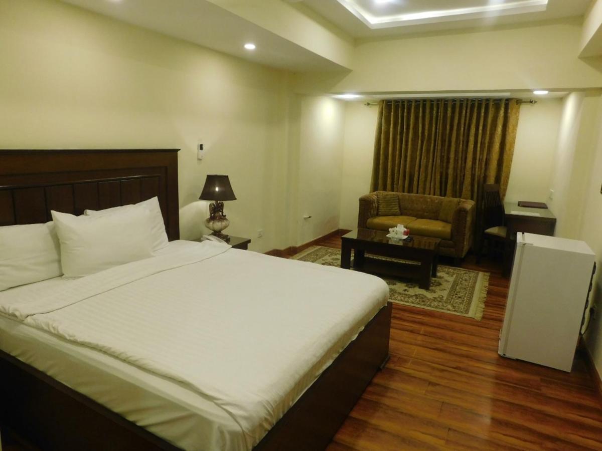 Hotel Diplomat Исламабад Экстерьер фото