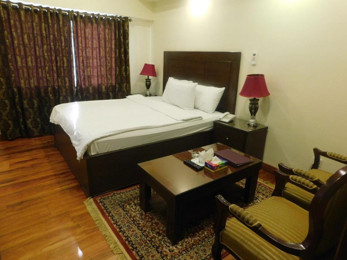 Hotel Diplomat Исламабад Экстерьер фото