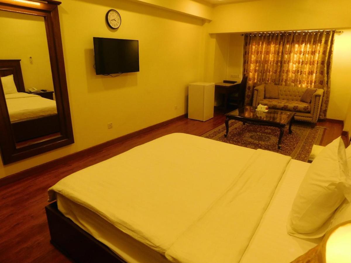 Hotel Diplomat Исламабад Экстерьер фото