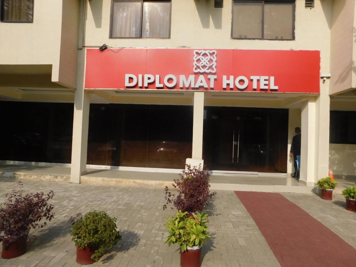 Hotel Diplomat Исламабад Экстерьер фото