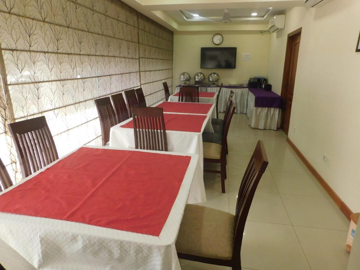 Hotel Diplomat Исламабад Экстерьер фото